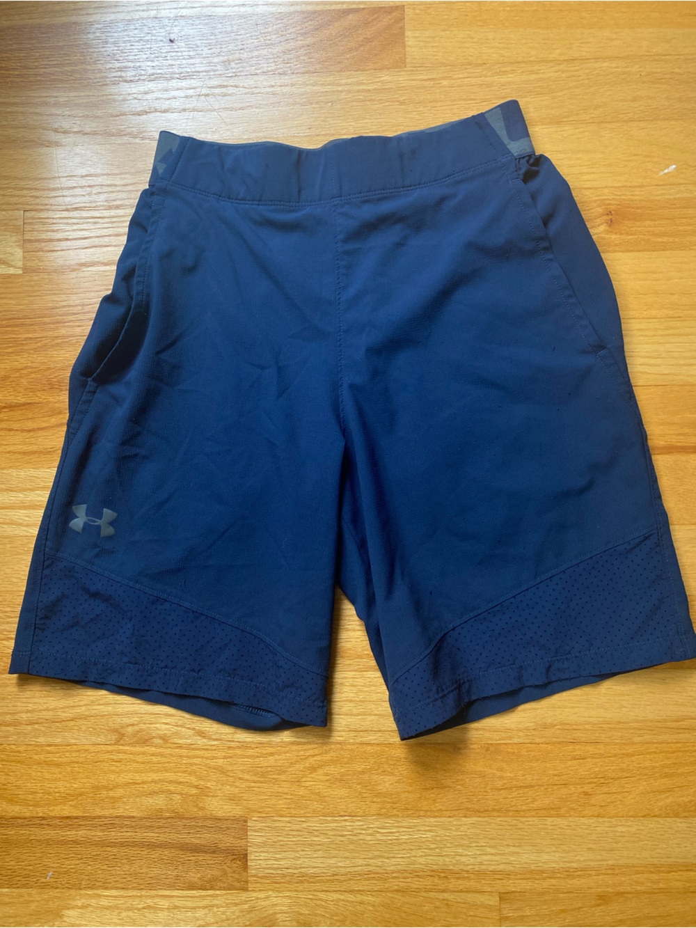 Under Armour Men’s Small Dark Blue Athletic Shorts with Branded Waistband